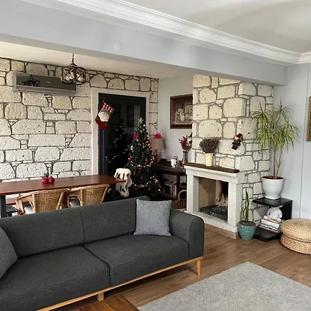 Leyla'nin Evi Alacati'daki Huzurlu Eviniz Villa